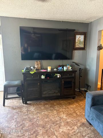 898 E OAKLAND Street, Chandler, AZ 85225