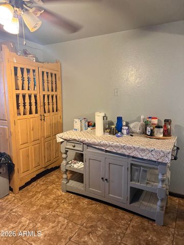 898 E OAKLAND Street, Chandler, AZ 85225