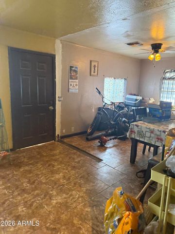 898 E OAKLAND Street, Chandler, AZ 85225