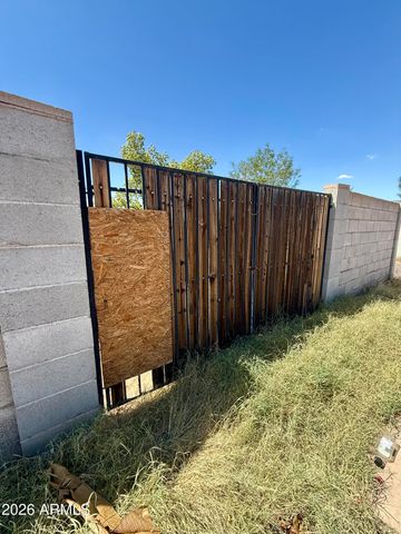 898 E OAKLAND Street, Chandler, AZ 85225