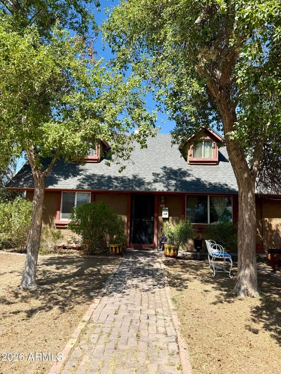 898 E OAKLAND Street, Chandler, AZ 85225