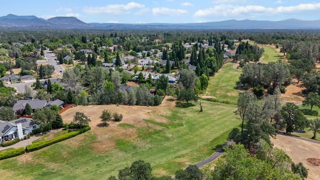 6173 Brassie Way, Redding, CA 96003