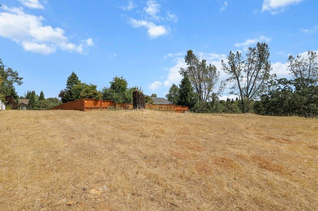 6173 Brassie Way, Redding, CA 96003