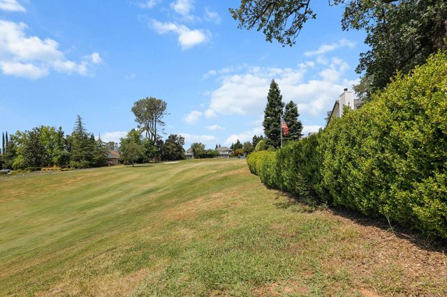 6173 Brassie Way, Redding, CA 96003