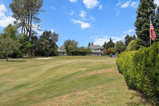 6173 Brassie Way, Redding, CA 96003