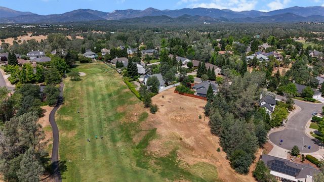 6173 Brassie Way, Redding, CA 96003