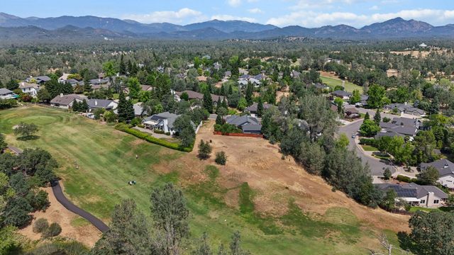 6173 Brassie Way, Redding, CA 96003