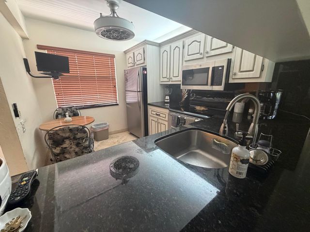 4502 MARTINIQUE Way D2, Coconut Creek, FL 33066