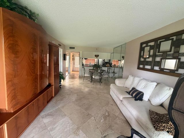 4502 MARTINIQUE Way D2, Coconut Creek, FL 33066