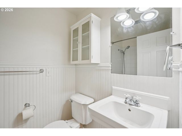 1324 FARRVISTA Dr, West Linn, OR 97068