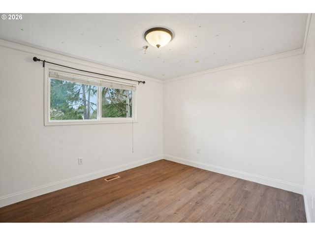 1324 FARRVISTA Dr, West Linn, OR 97068