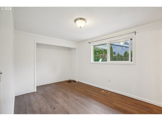 1324 FARRVISTA Dr, West Linn, OR 97068