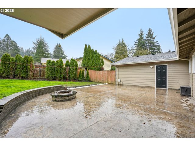 1324 FARRVISTA Dr, West Linn, OR 97068