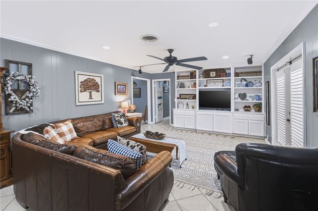 633 Moray Pl, Corpus Christi, TX 78411