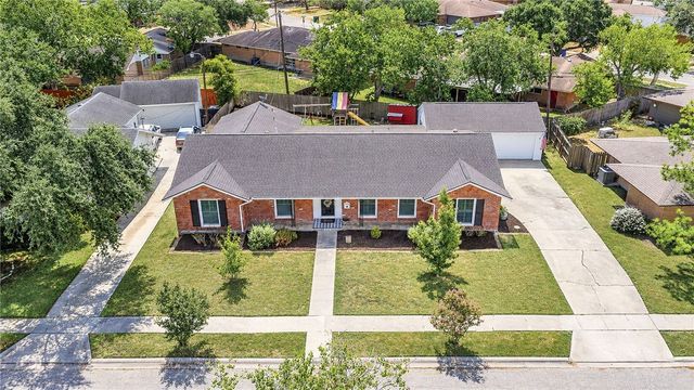 633 Moray Pl, Corpus Christi, TX 78411