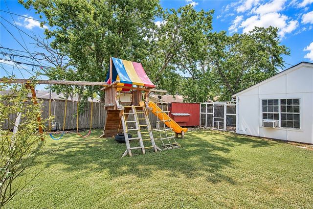 633 Moray Pl, Corpus Christi, TX 78411