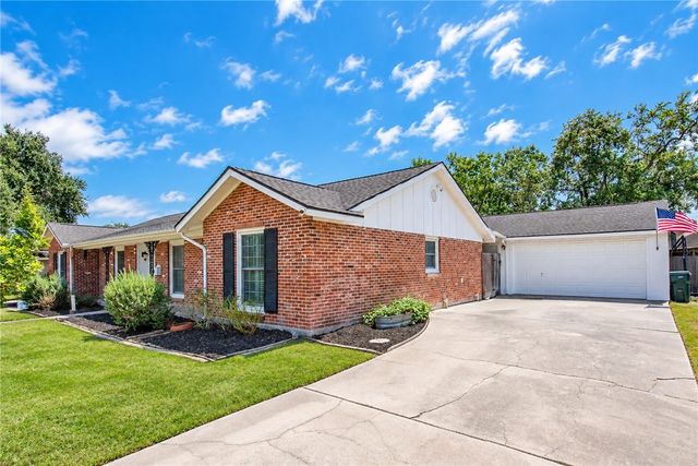 633 Moray Pl, Corpus Christi, TX 78411