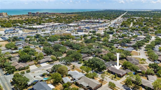 633 Moray Pl, Corpus Christi, TX 78411