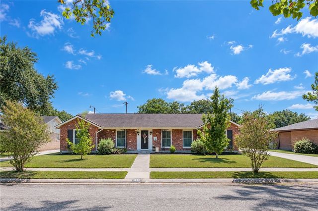 633 Moray Pl, Corpus Christi, TX 78411