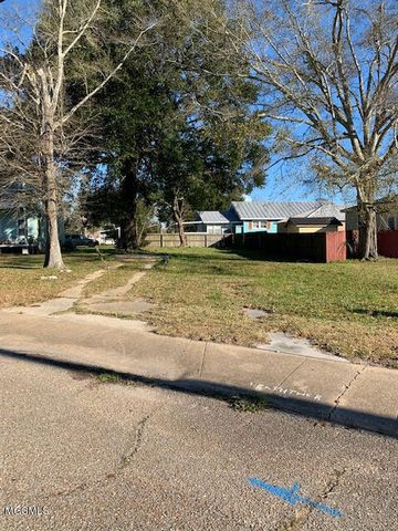 442 Howard Avenue, Biloxi, MS 39530