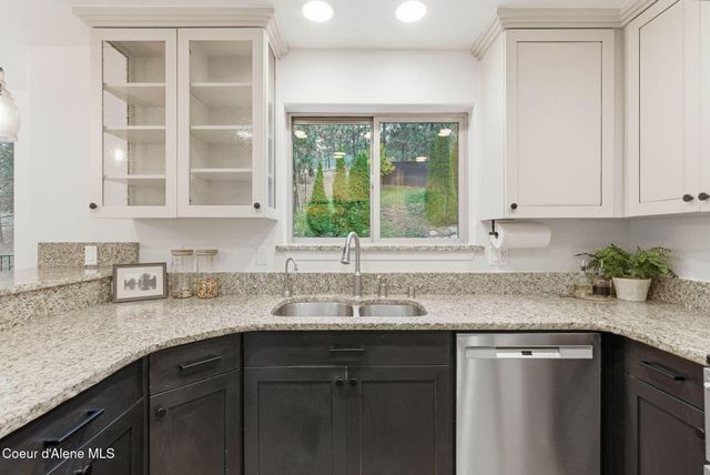 5821 N Del Rey Dr, Otis Orchards, WA 99027