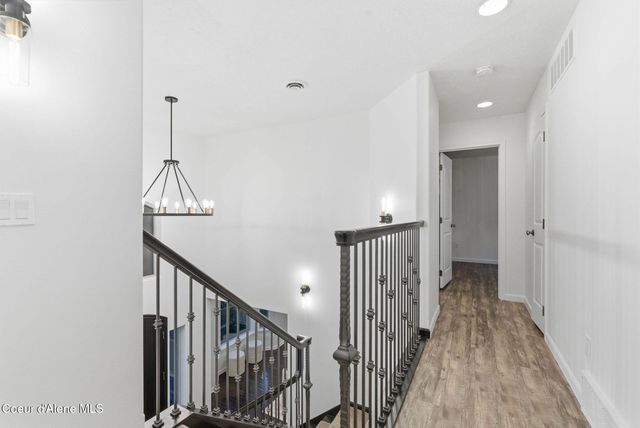 5821 N Del Rey Dr, Otis Orchards, WA 99027