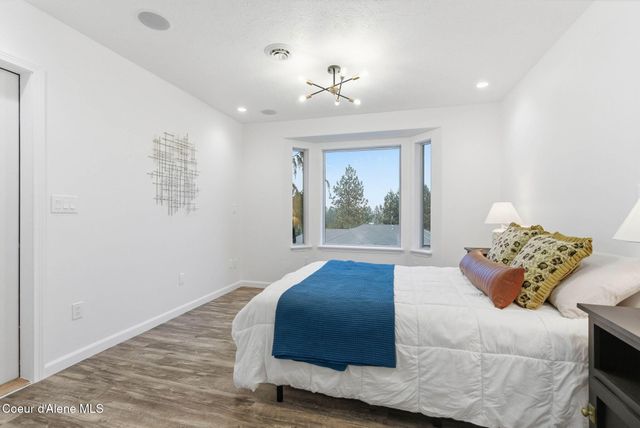 5821 N Del Rey Dr, Otis Orchards, WA 99027