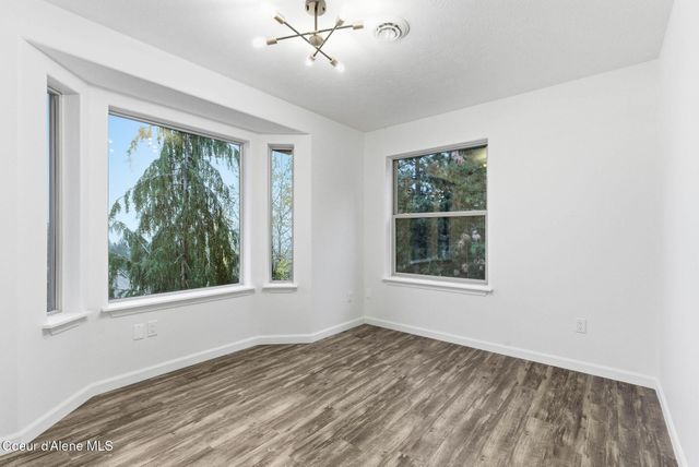 5821 N Del Rey Dr, Otis Orchards, WA 99027