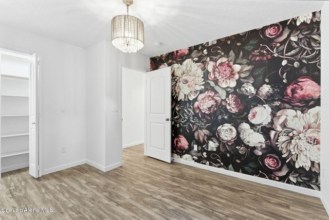 5821 N Del Rey Dr, Otis Orchards, WA 99027