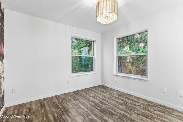 5821 N Del Rey Dr, Otis Orchards, WA 99027