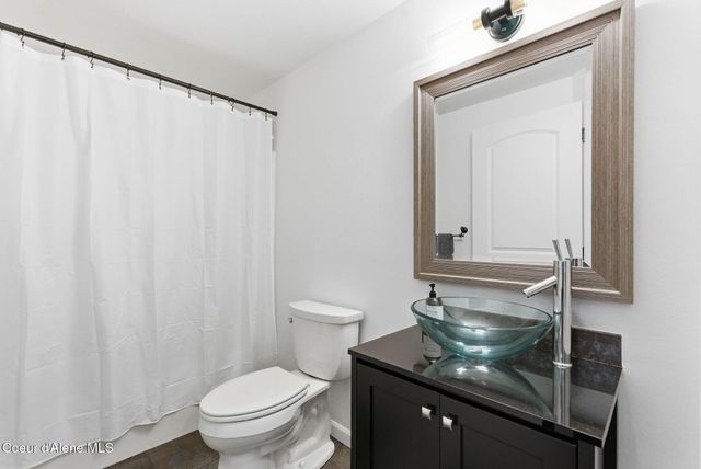 5821 N Del Rey Dr, Otis Orchards, WA 99027