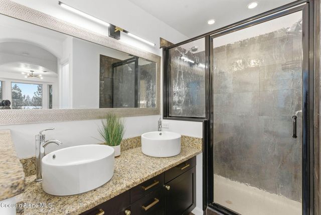 5821 N Del Rey Dr, Otis Orchards, WA 99027