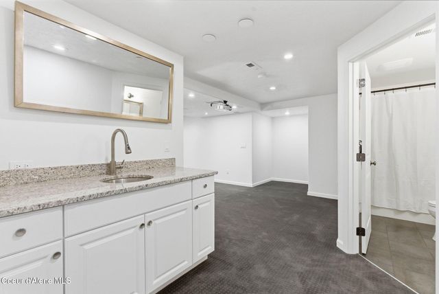 5821 N Del Rey Dr, Otis Orchards, WA 99027