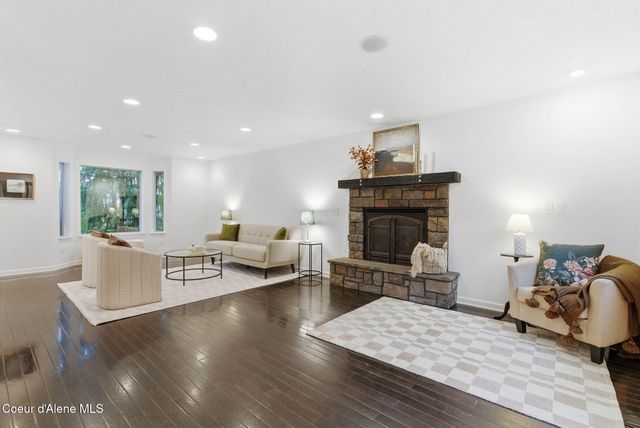 5821 N Del Rey Dr, Otis Orchards, WA 99027