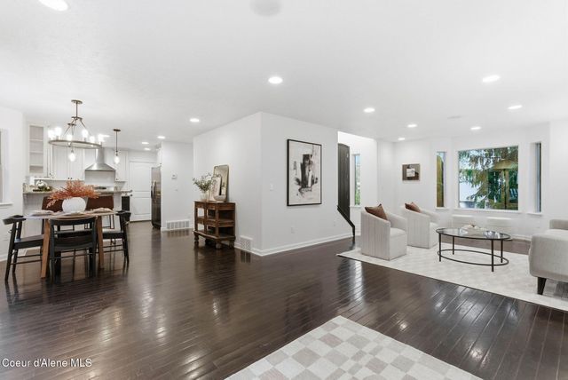 5821 N Del Rey Dr, Otis Orchards, WA 99027