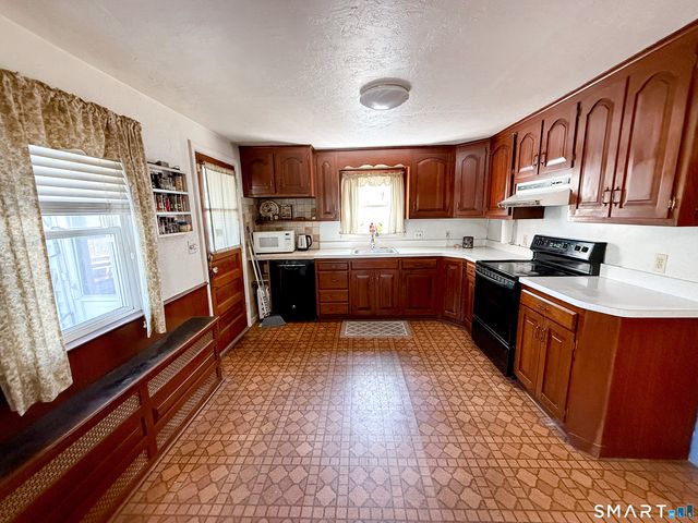 79 Adams Street South, Manchester, CT 06040