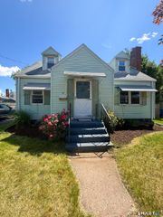 79 Adams Street South, Manchester, CT 06040