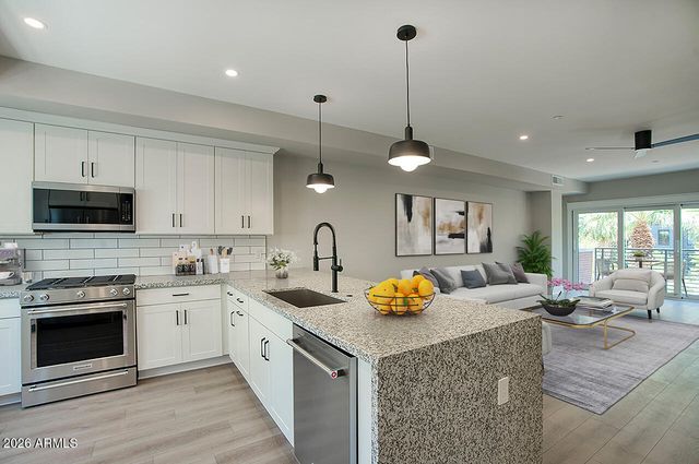 806 N 2ND Avenue, Phoenix, AZ 85003