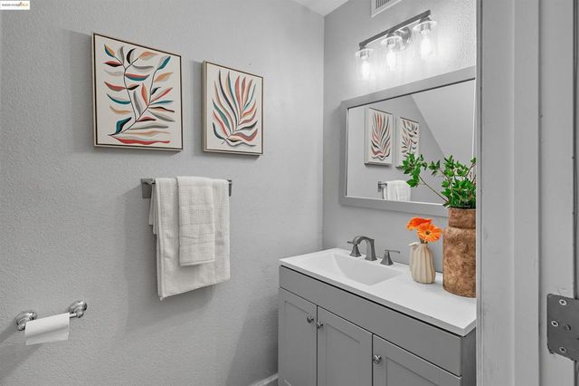 1664 NW Bear Creek, Merced, CA 92548