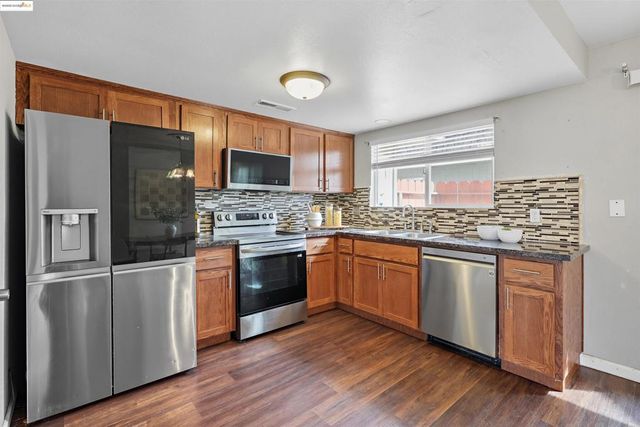 1664 NW Bear Creek, Merced, CA 92548