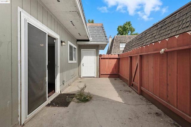 1664 NW Bear Creek, Merced, CA 92548