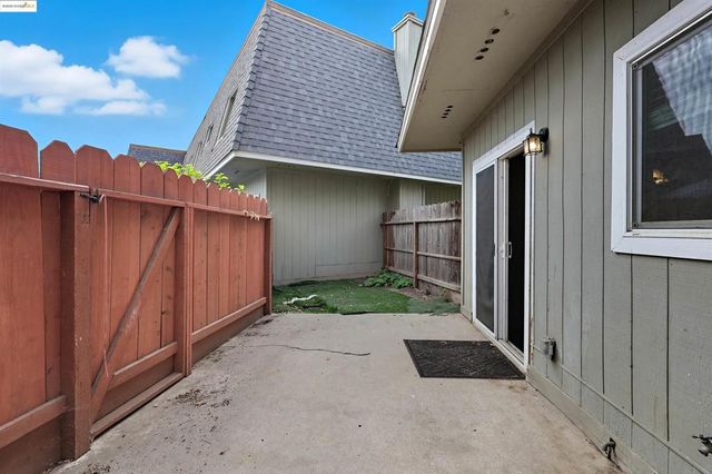 1664 NW Bear Creek, Merced, CA 92548