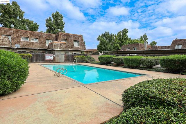 1664 NW Bear Creek, Merced, CA 92548