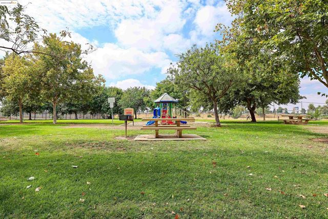 1664 NW Bear Creek, Merced, CA 92548