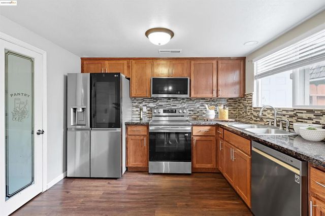 1664 NW Bear Creek, Merced, CA 92548