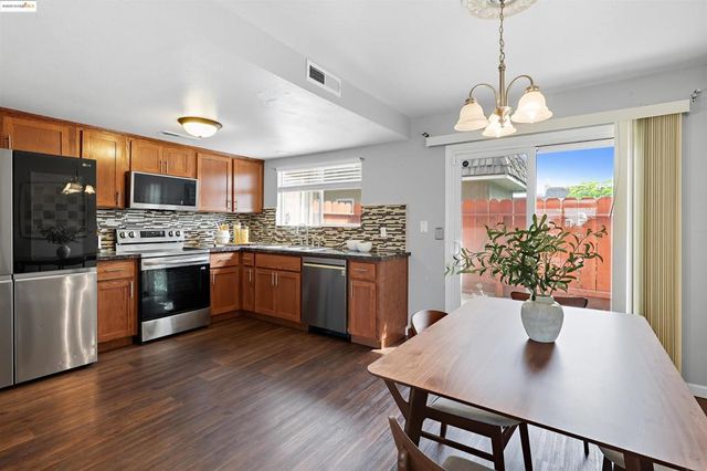 1664 NW Bear Creek, Merced, CA 92548