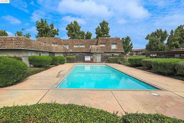 1664 NW Bear Creek, Merced, CA 92548