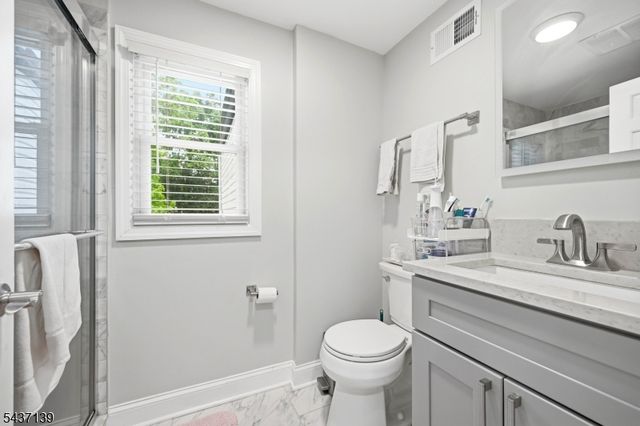 48 W Cedar St, Livingston Twp., NJ 07039