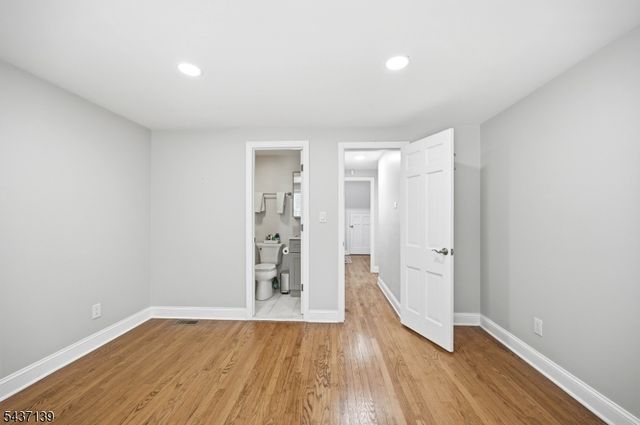 48 W Cedar St, Livingston Twp., NJ 07039