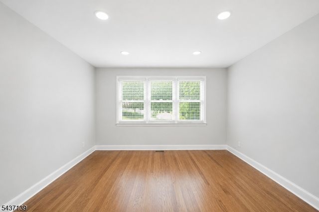 48 W Cedar St, Livingston Twp., NJ 07039